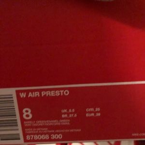 Woman’s Nike presto sneakers brand new
